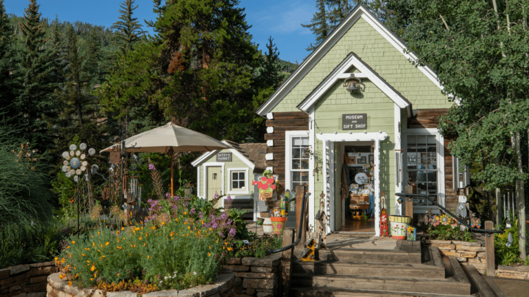 Gift shop in the heart of Ford Park, museum, artisan gifts, garden art